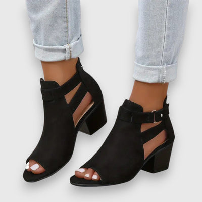Viki–Sandals with thick heels