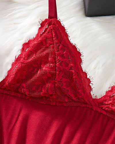 Lingerie sexy décolleté en V profond
