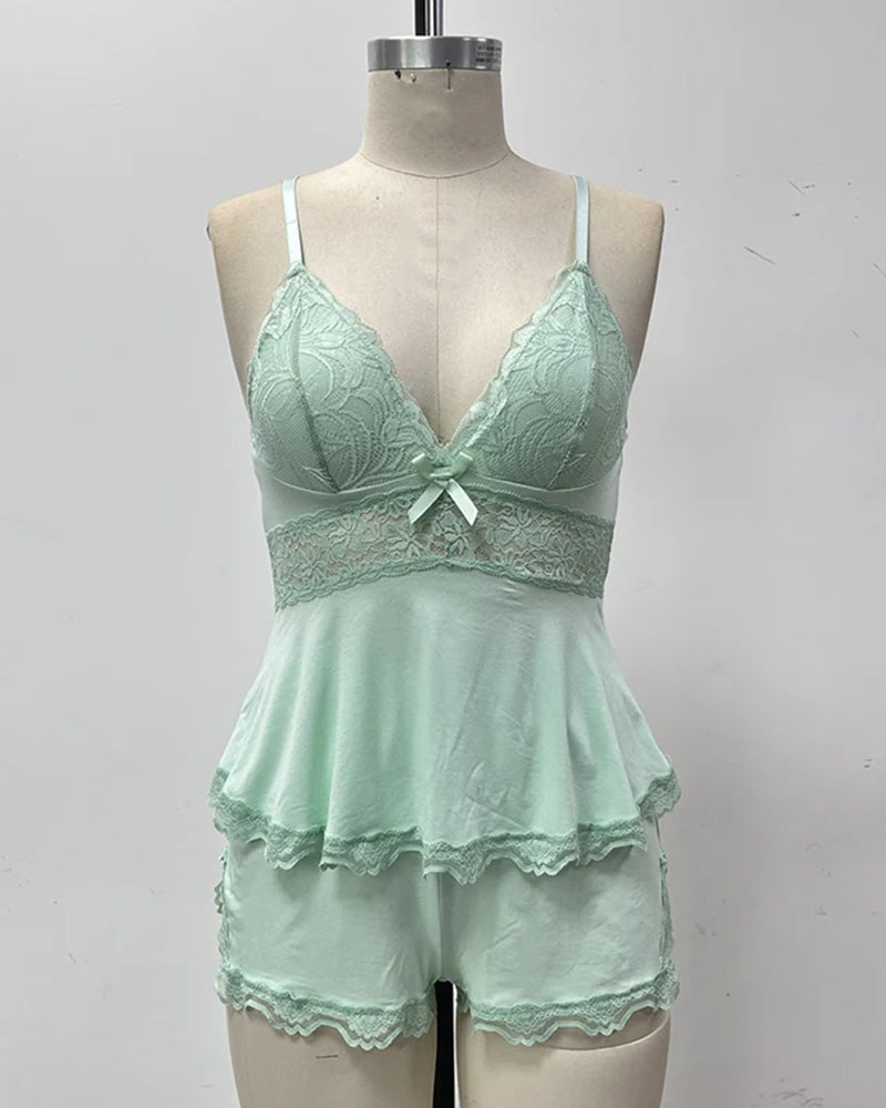 Ensemble de nuit caraco et short en dentelle à col en V