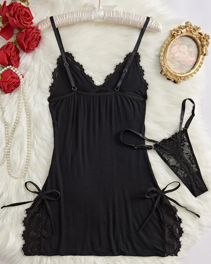 Lingerie sexy décolleté en V profond