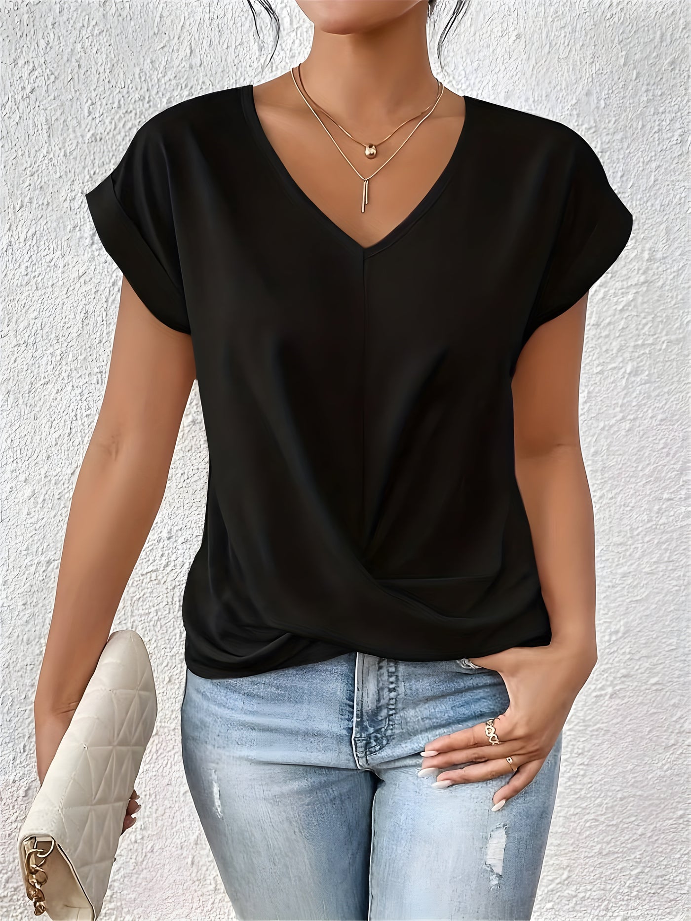 Viki – Twist Front V-Neck Top