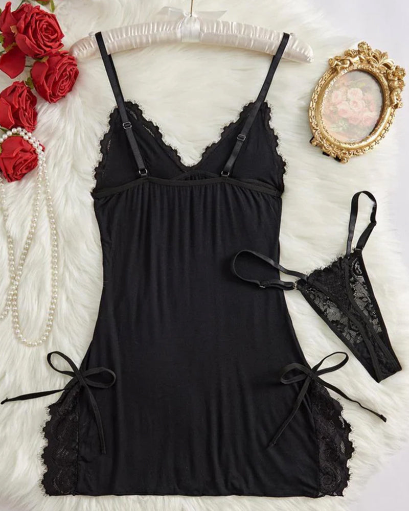 Lingerie sexy décolleté en V profond