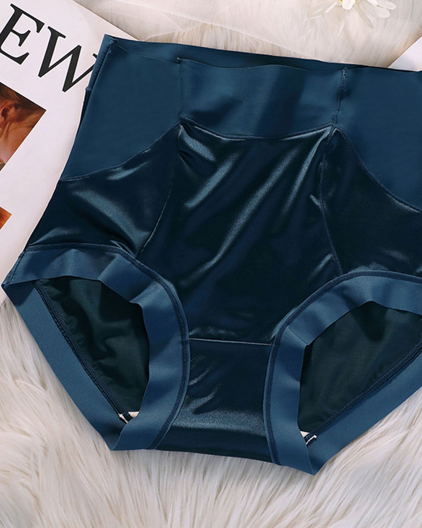 Satijnen naadloze blote onderkleding 