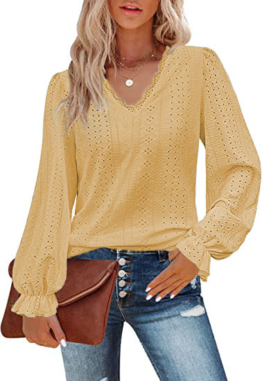 Viki – Scalloped Eyelet Blouse