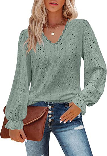 Viki – Scalloped Eyelet Blouse