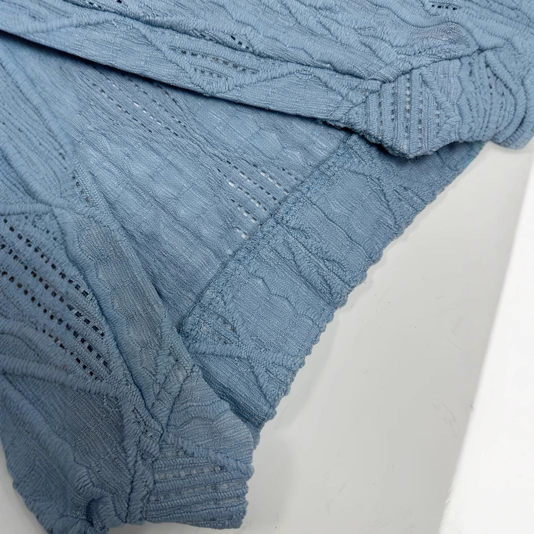 Viki – V-Neck Blouse