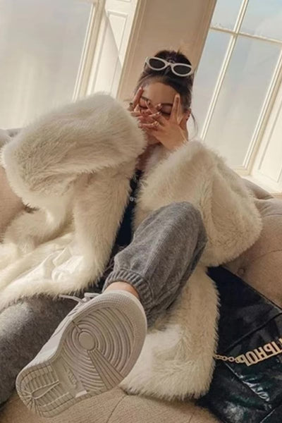 FLUFFY OVERSIZE FAUX FUR COAT