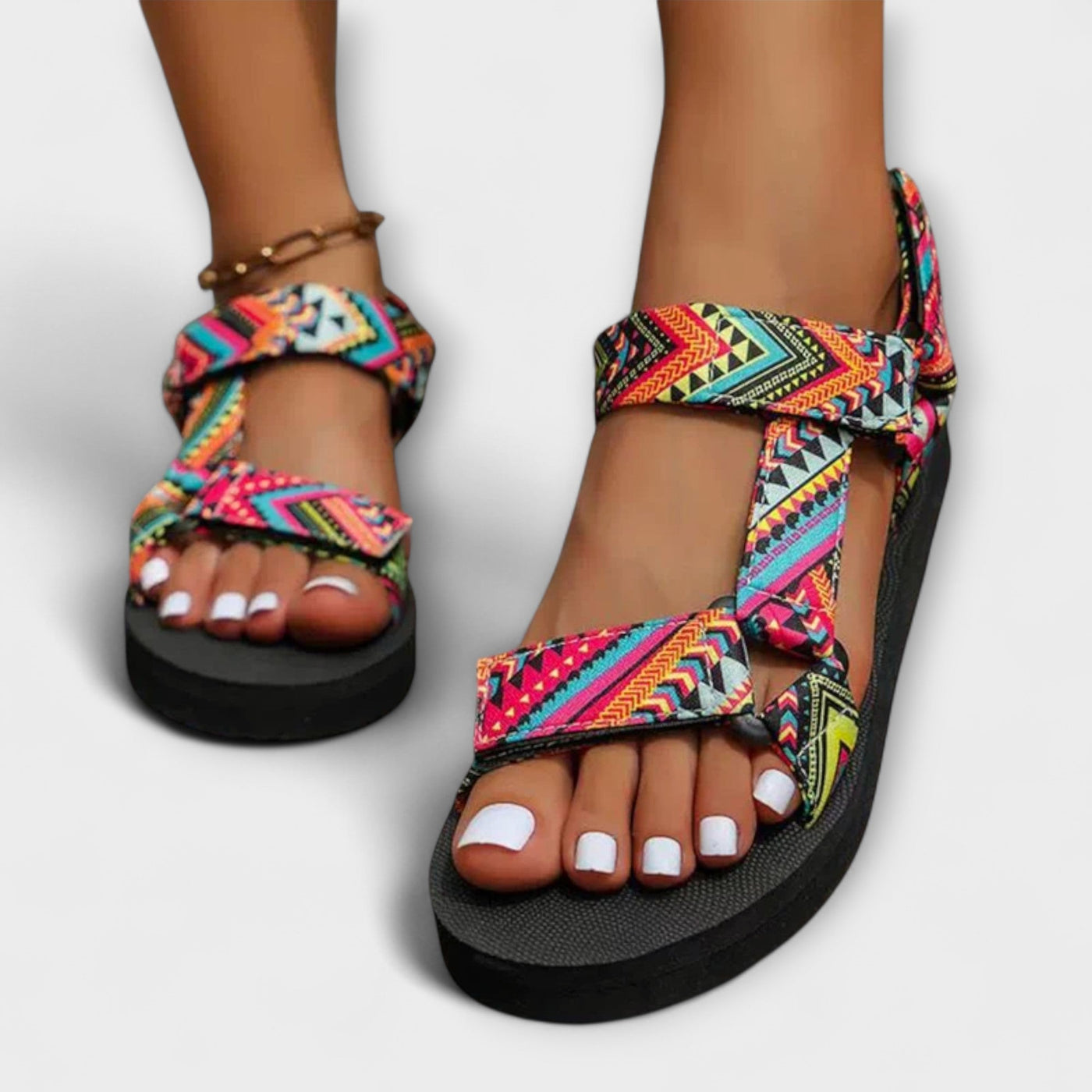 Summery flat women's sandals made of hemp rope
