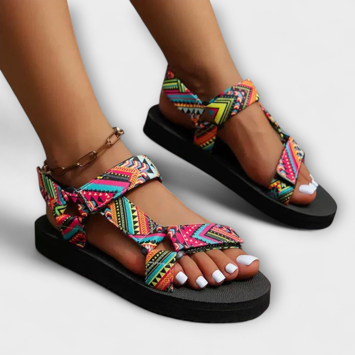 Summery flat women's sandals made of hemp rope