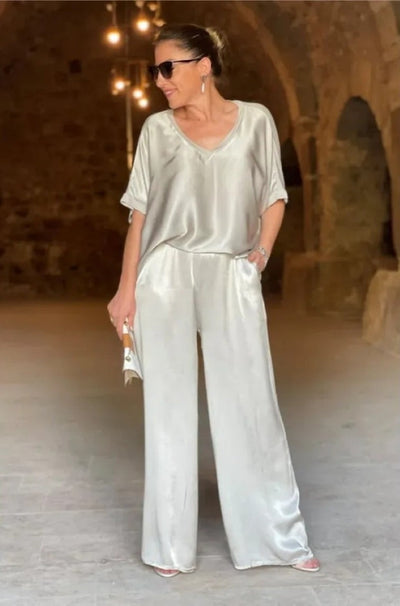 ALYSSA | Elegant and Comfortable 2-Piece Satin Suit