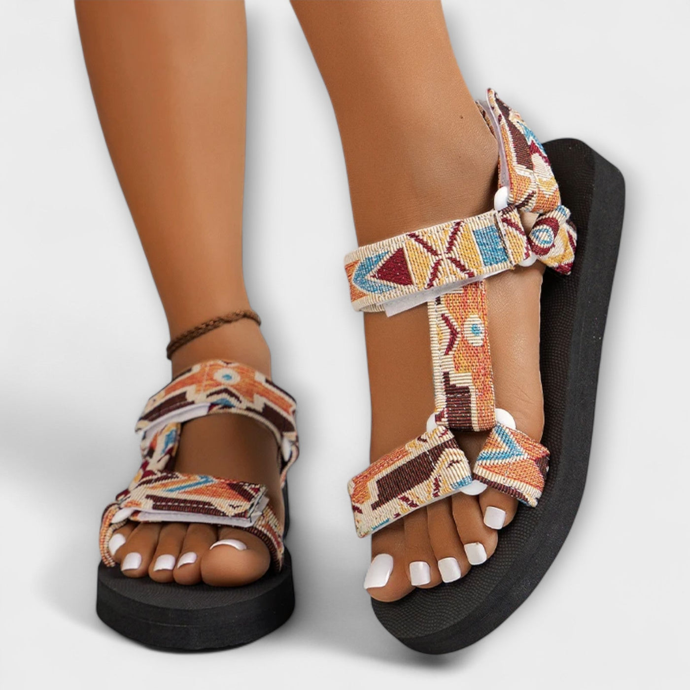 Summery flat women's sandals made of hemp rope