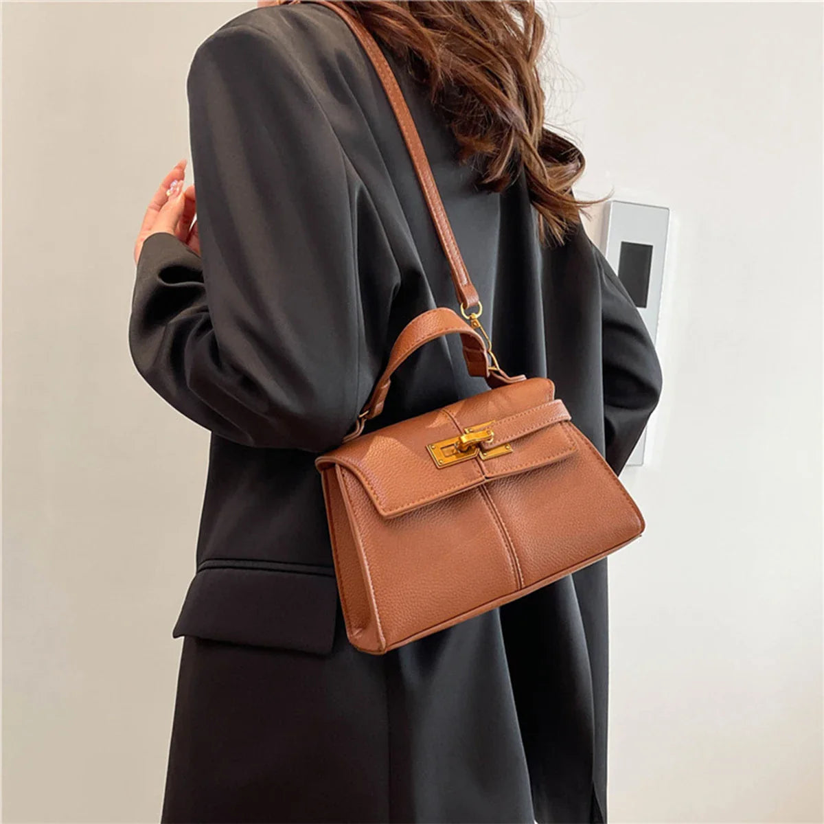 VINTAGE SQUARE CROSSBODY BAG