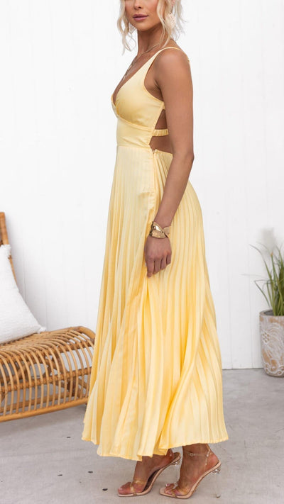Lucy | Pleated Maxi Dress with V-Neckline