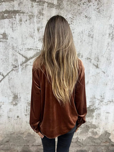 Viki - Elegant Velvet Blouse