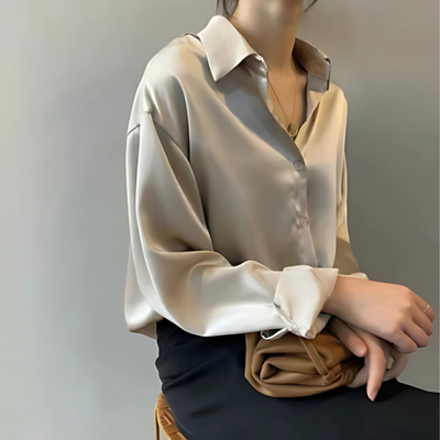 Viki – Classic Button-Up Blouse