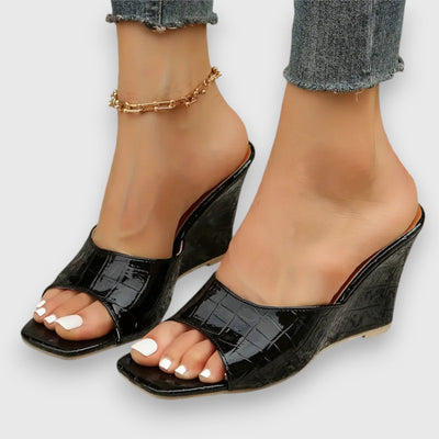 Viki – wedge heel sandals
