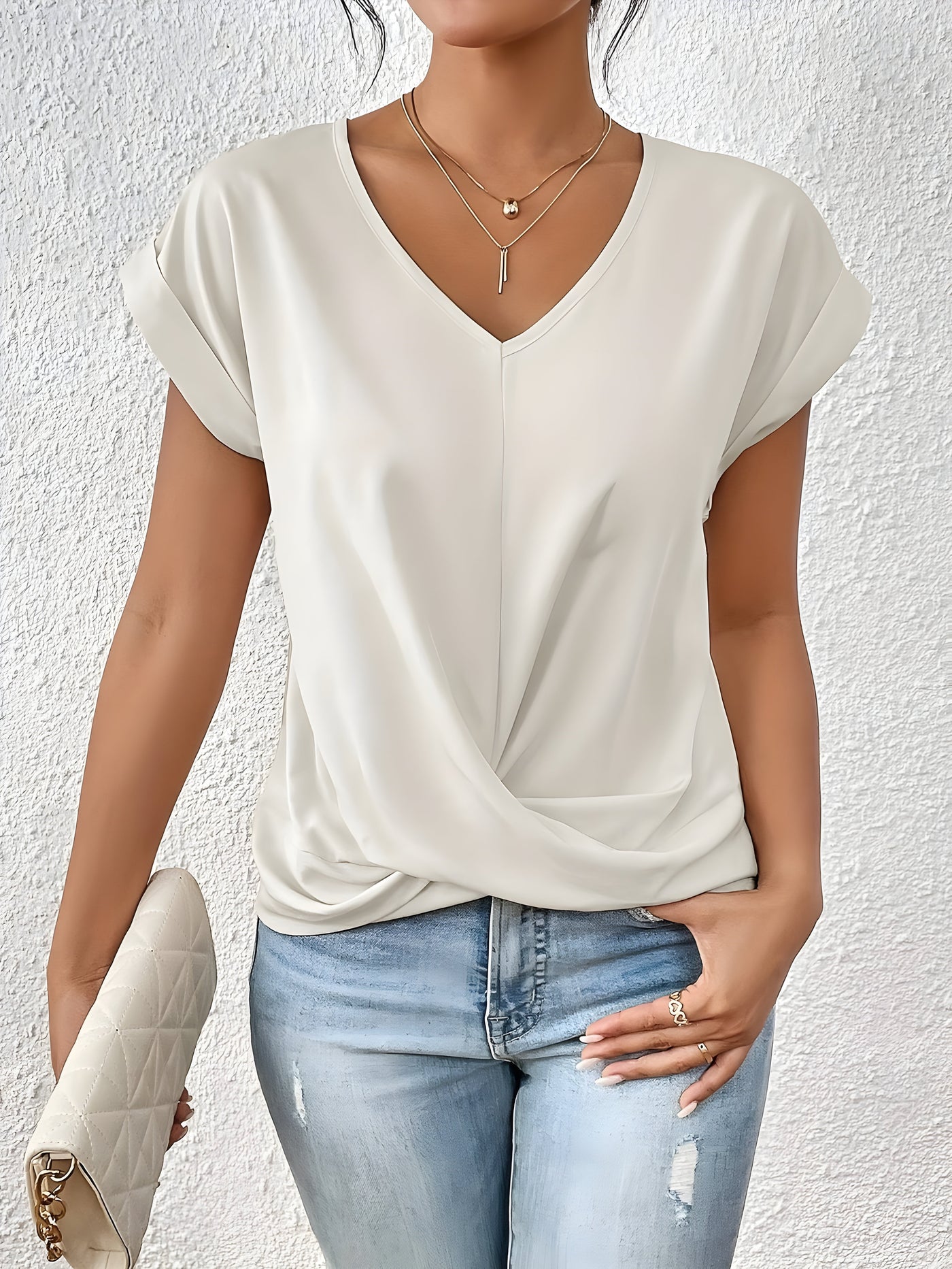Viki – Twist Front V-Neck Top