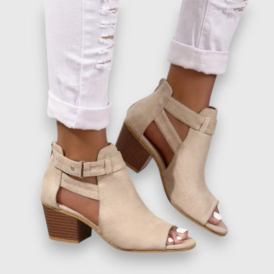 Viki–Sandals with thick heels