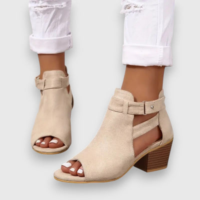 Viki–Sandals with thick heels