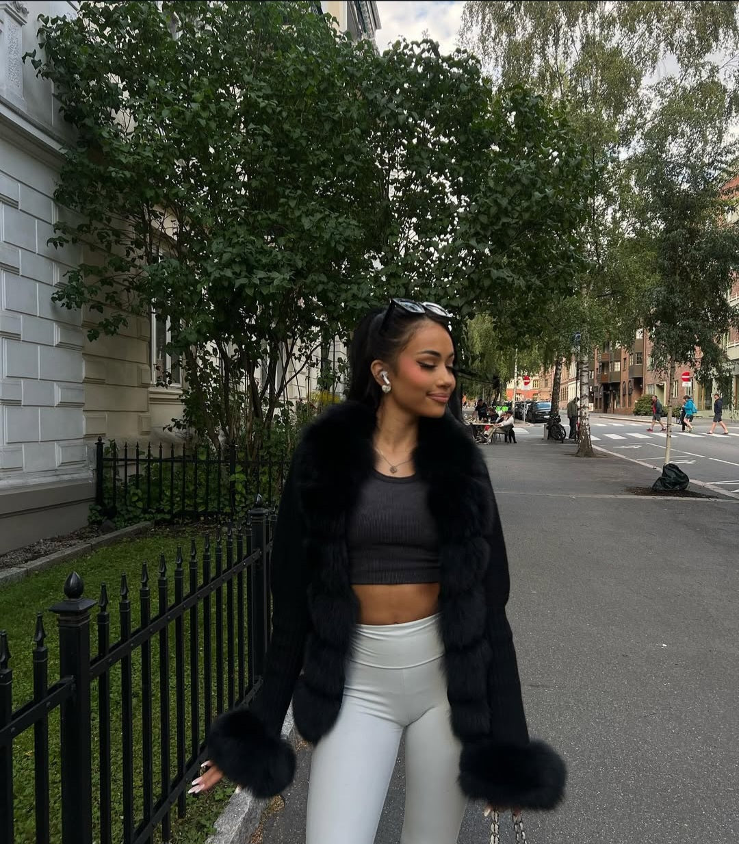 ʟᴜxᴜʀʏ ꜰᴜʀ ᴄᴀʀᴅɪɢᴀɴ - ʙʟᴀᴄᴋ