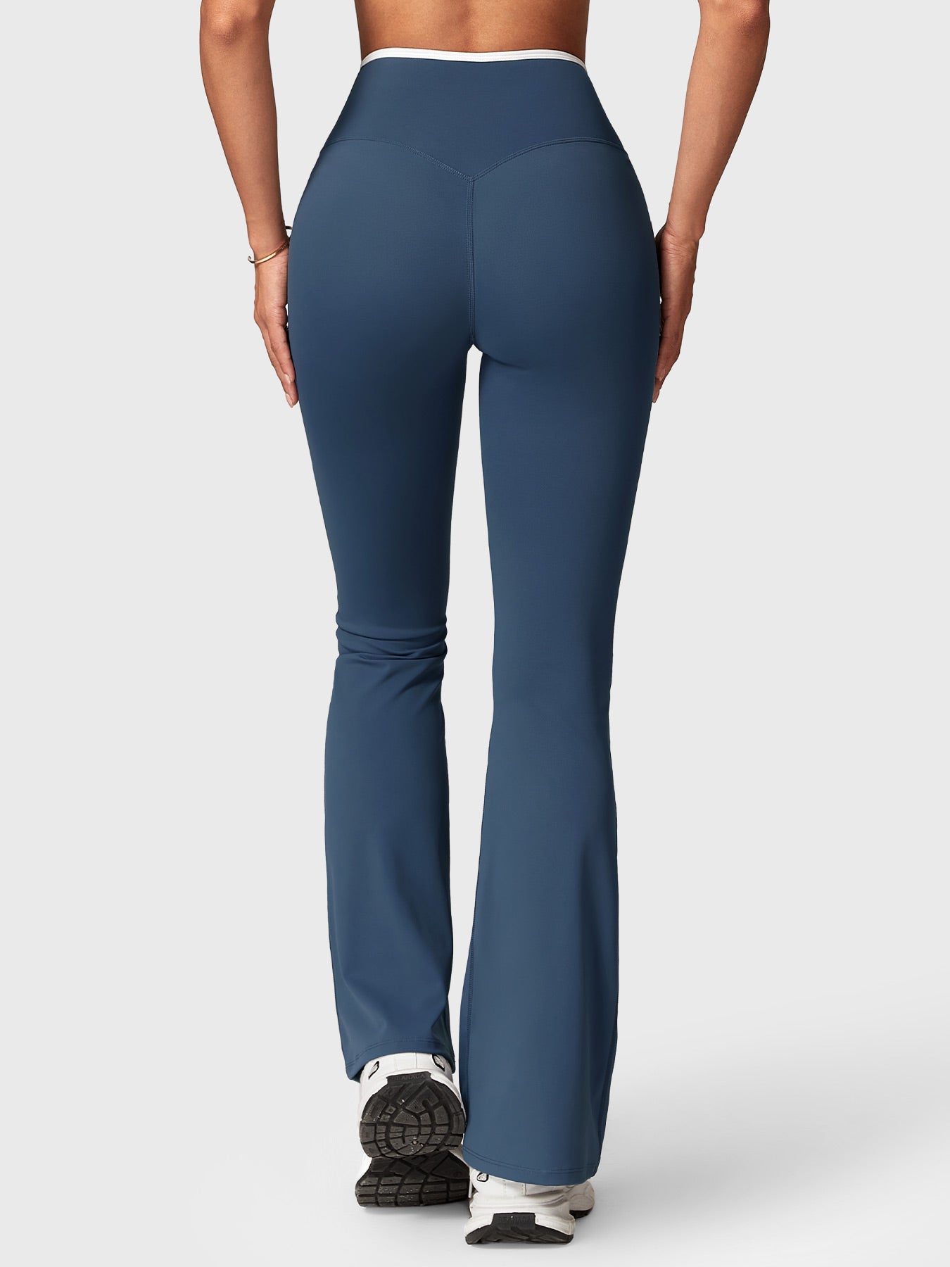 Yeoreo Alberta Contrast Trim Flare Leggings