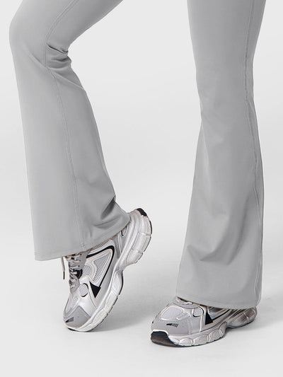 Yeoreo Roselia Ruffle Pocket Flare Leggings