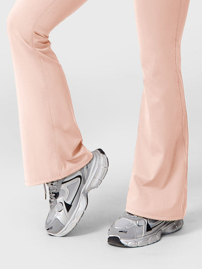 Yeoreo Roselia Ruffle Pocket Flare Leggings