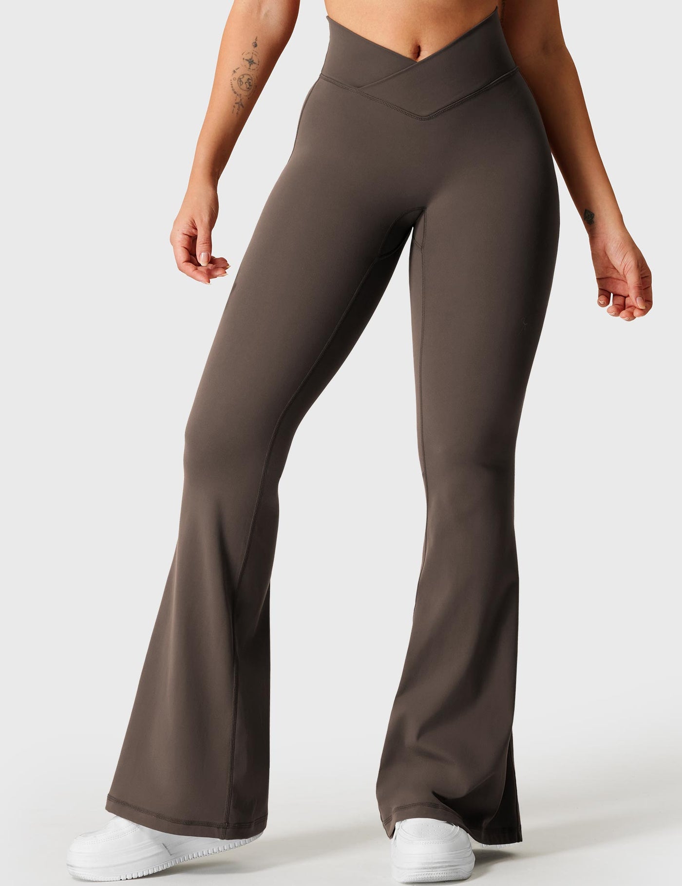 Yeoreo V-waistband Kalie Flare Leggings