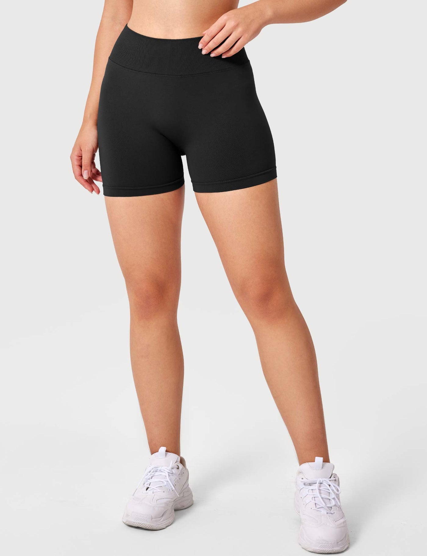 Yeoreo V Cross Liz Seamless Shorts 3.6"