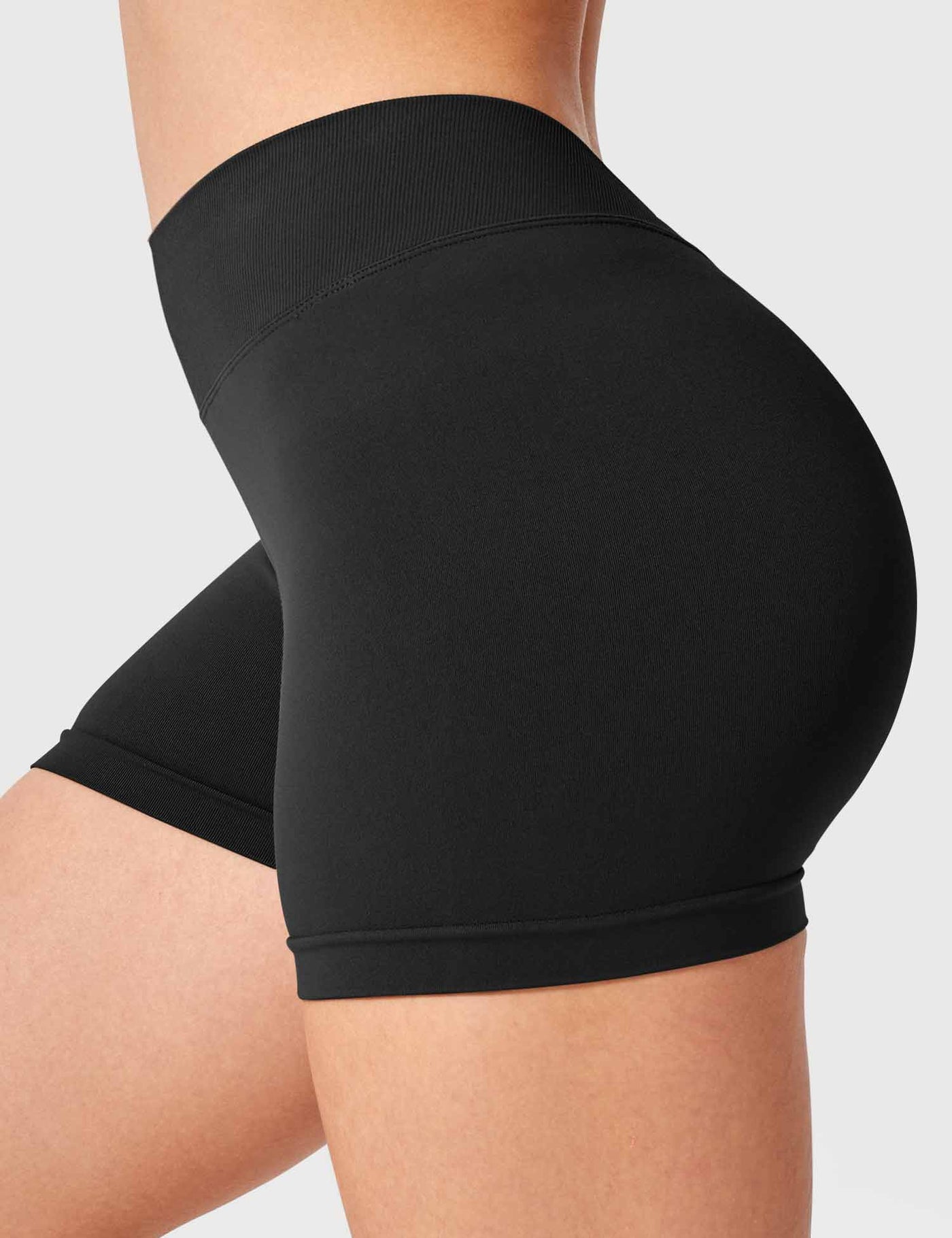 Yeoreo V Cross Liz Seamless Shorts 3.6"