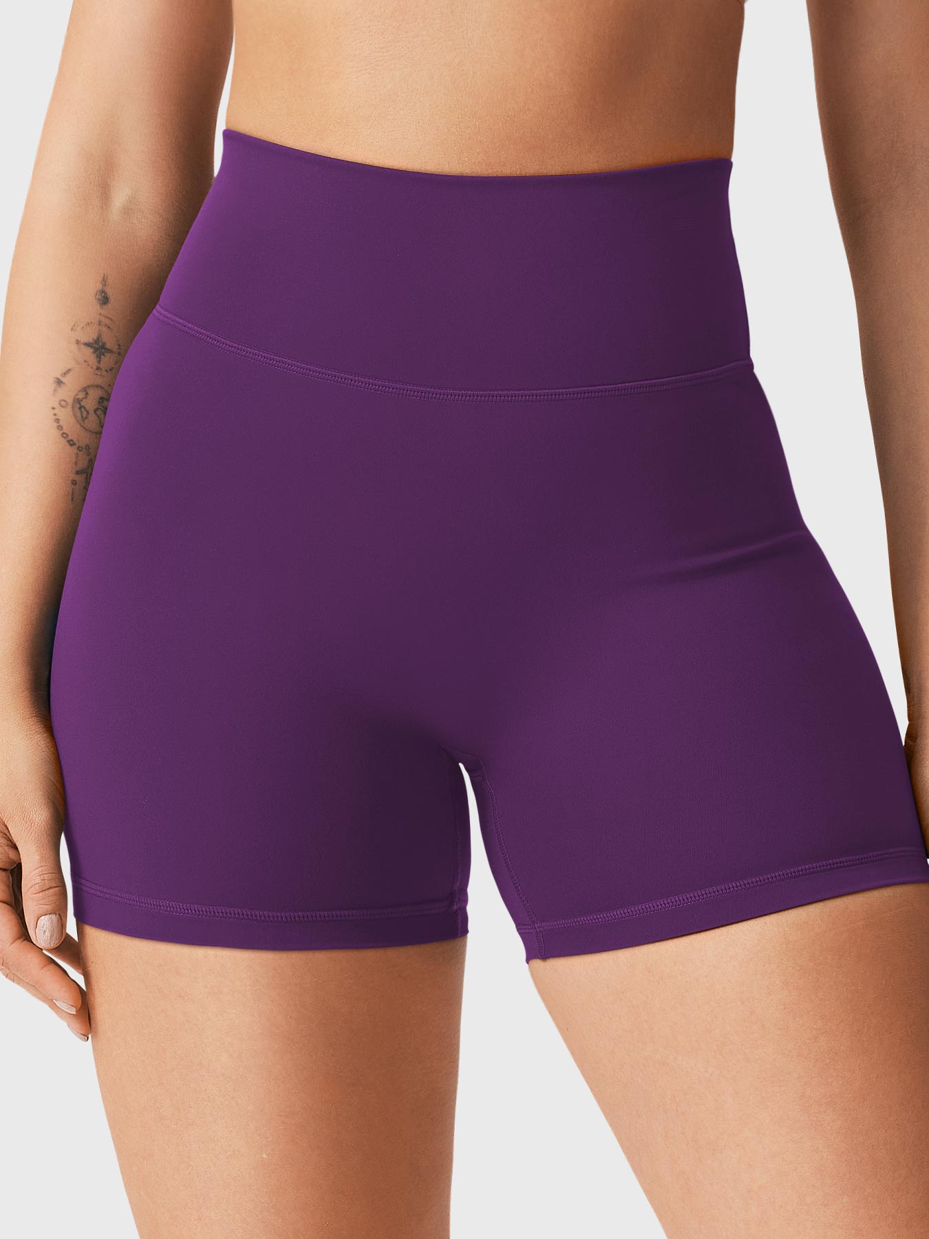 Yeoreo Craze 4.5" Scrunch Shorts