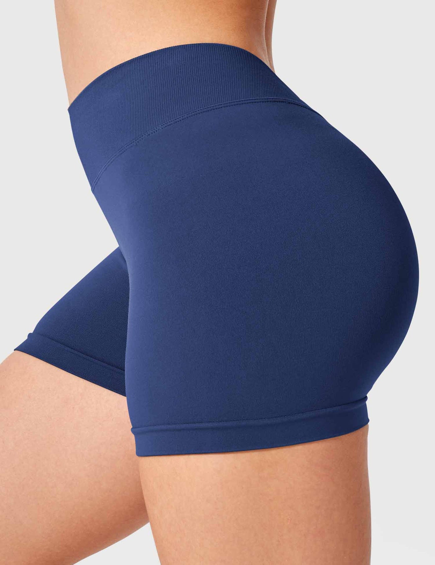 Yeoreo V Cross Liz Seamless Shorts 3.6"