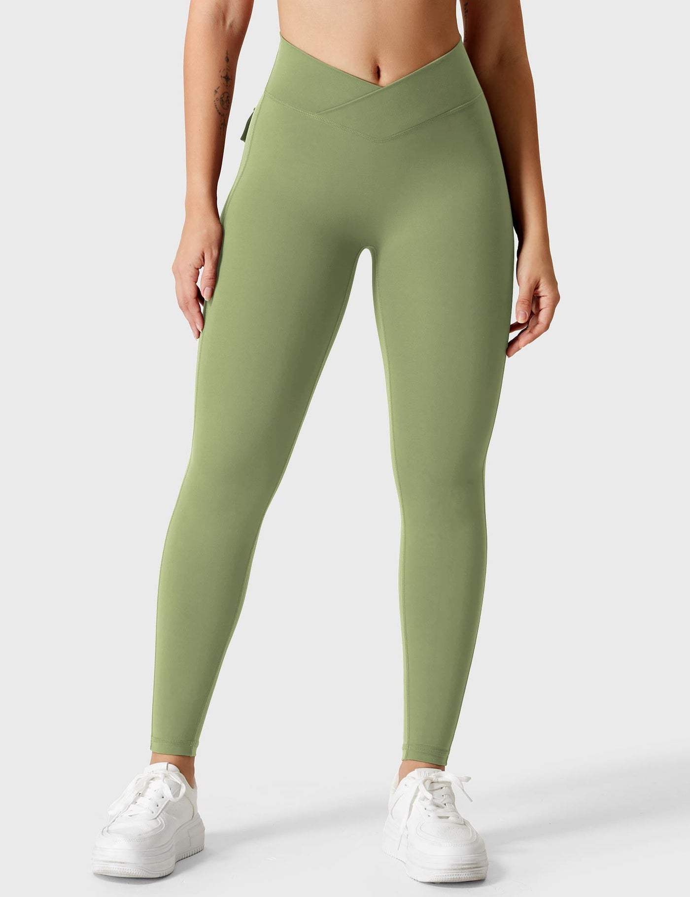 Yeoreo V-waistband Charm Leggings