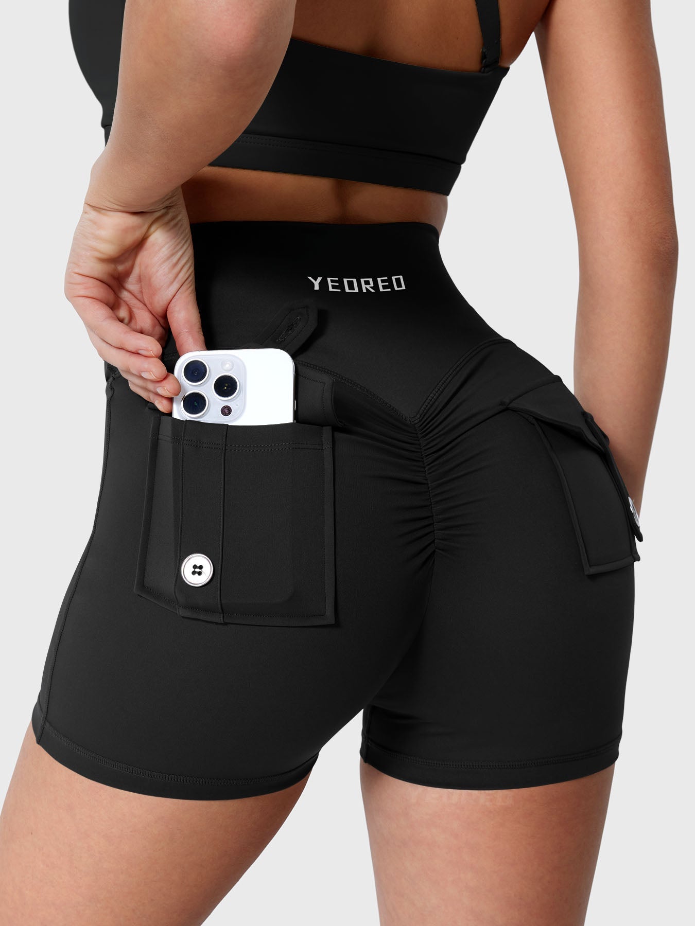 Yeoreo V-waistband Charm 3.6" Shorts