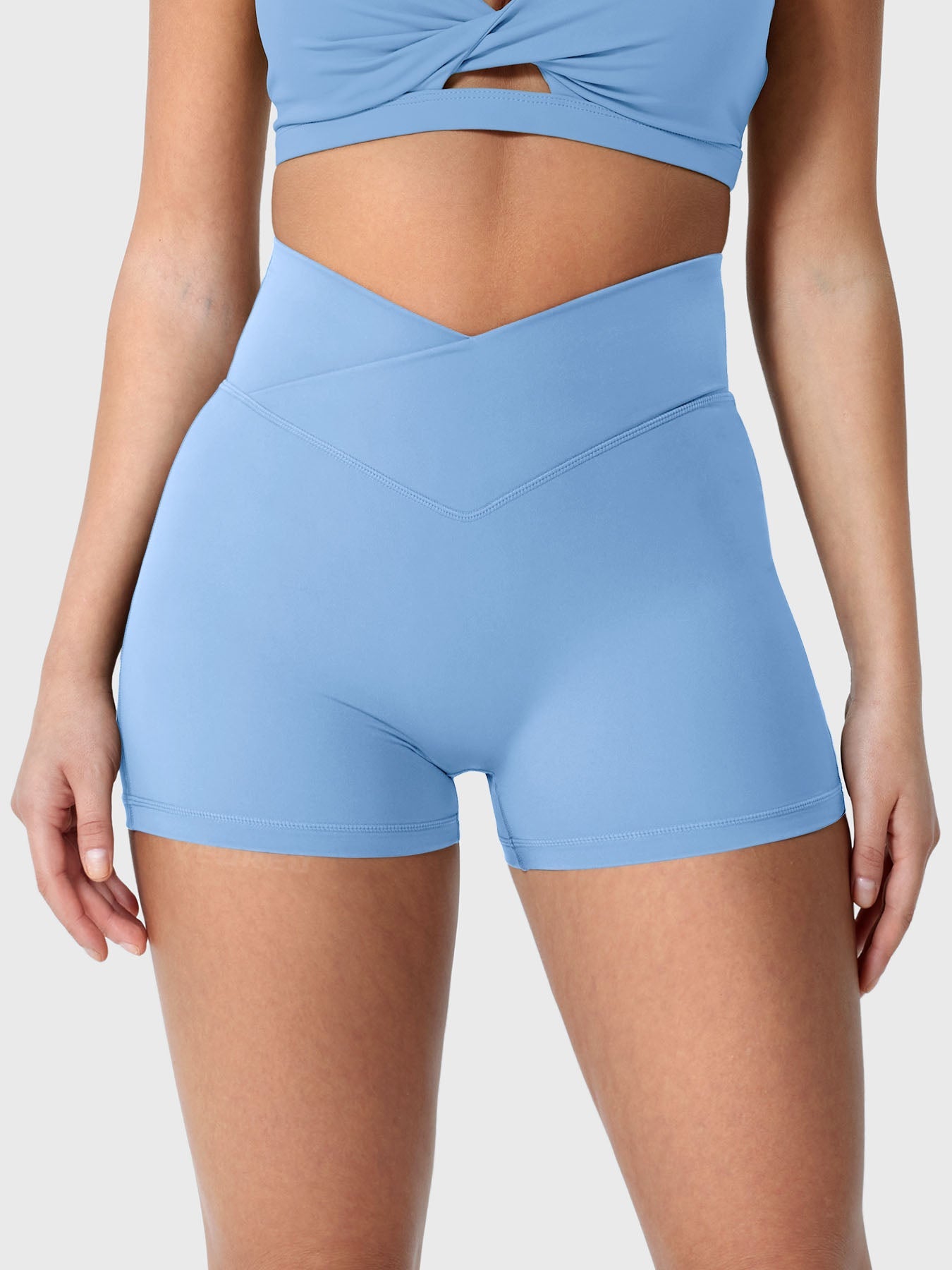 Yeoreo V-waistband Charm 3.6" Shorts