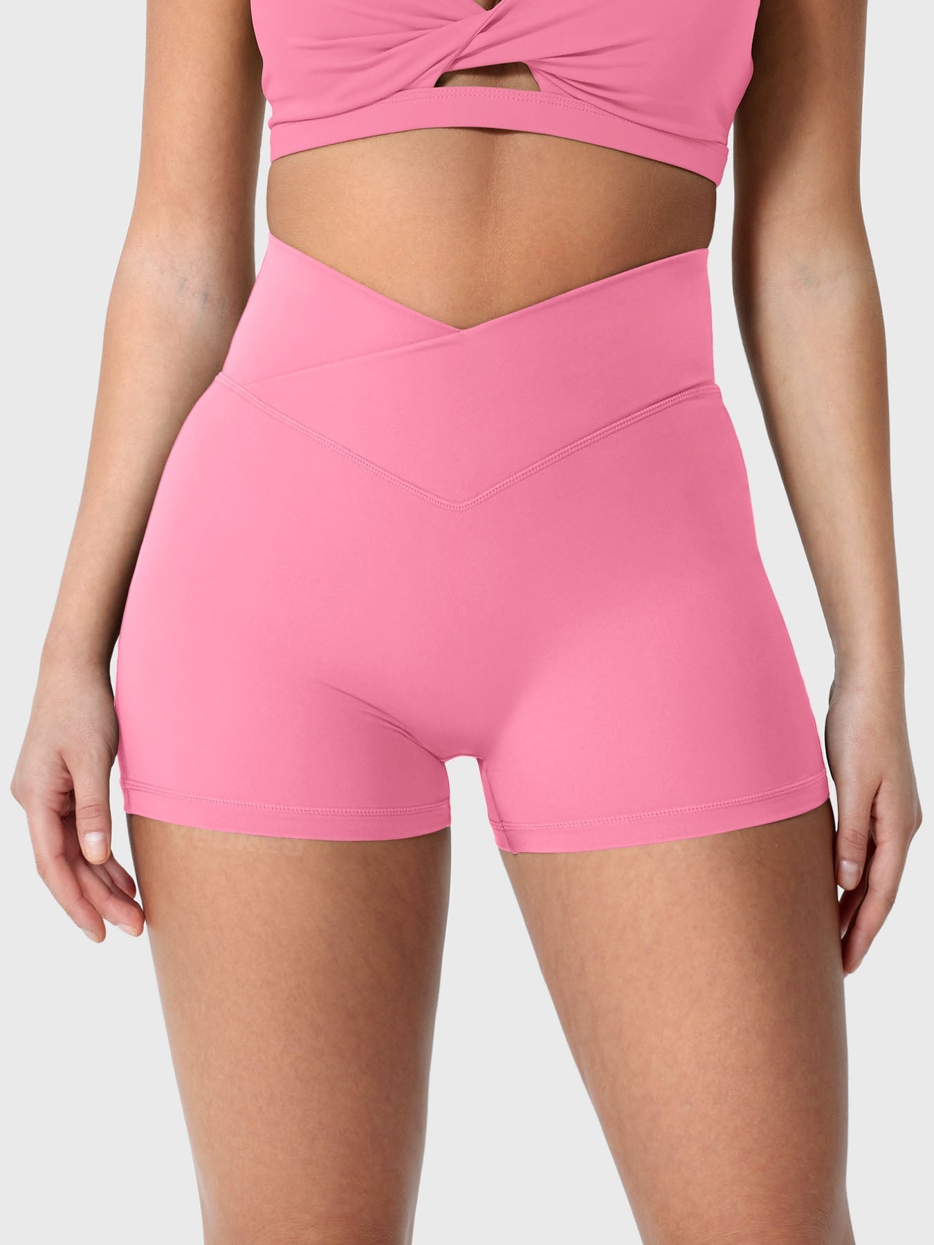 Yeoreo V-waistband Charm 3.6" Shorts